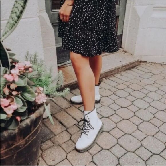 NEW Dr. Martens Zavala T Lamper Combat Boot in White Leather Unisex M 10/W 11 - Picture 16 of 16